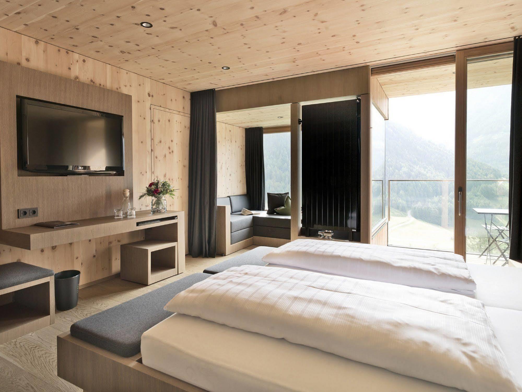 Hotel Gradonna Mountain & 4*